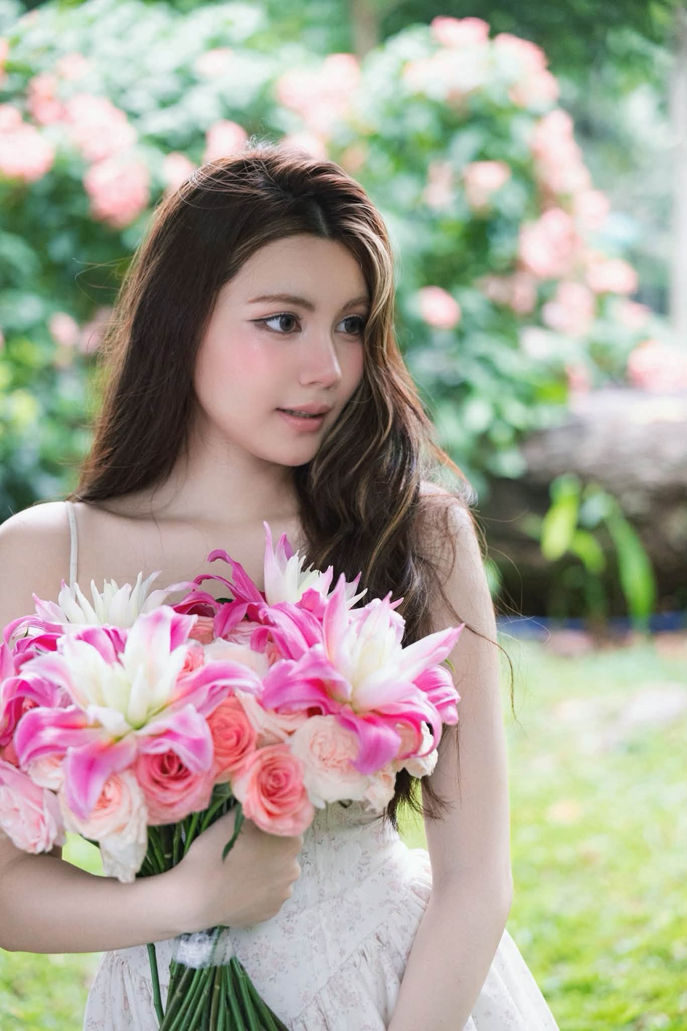 Clip MC Quyền Linh đăng đúng sinh nhật con gái út bất ngờ gây "bão" mạng: Gần 300.000 lượt thích chỉ vì một điều rất giản dị - Ảnh 4.