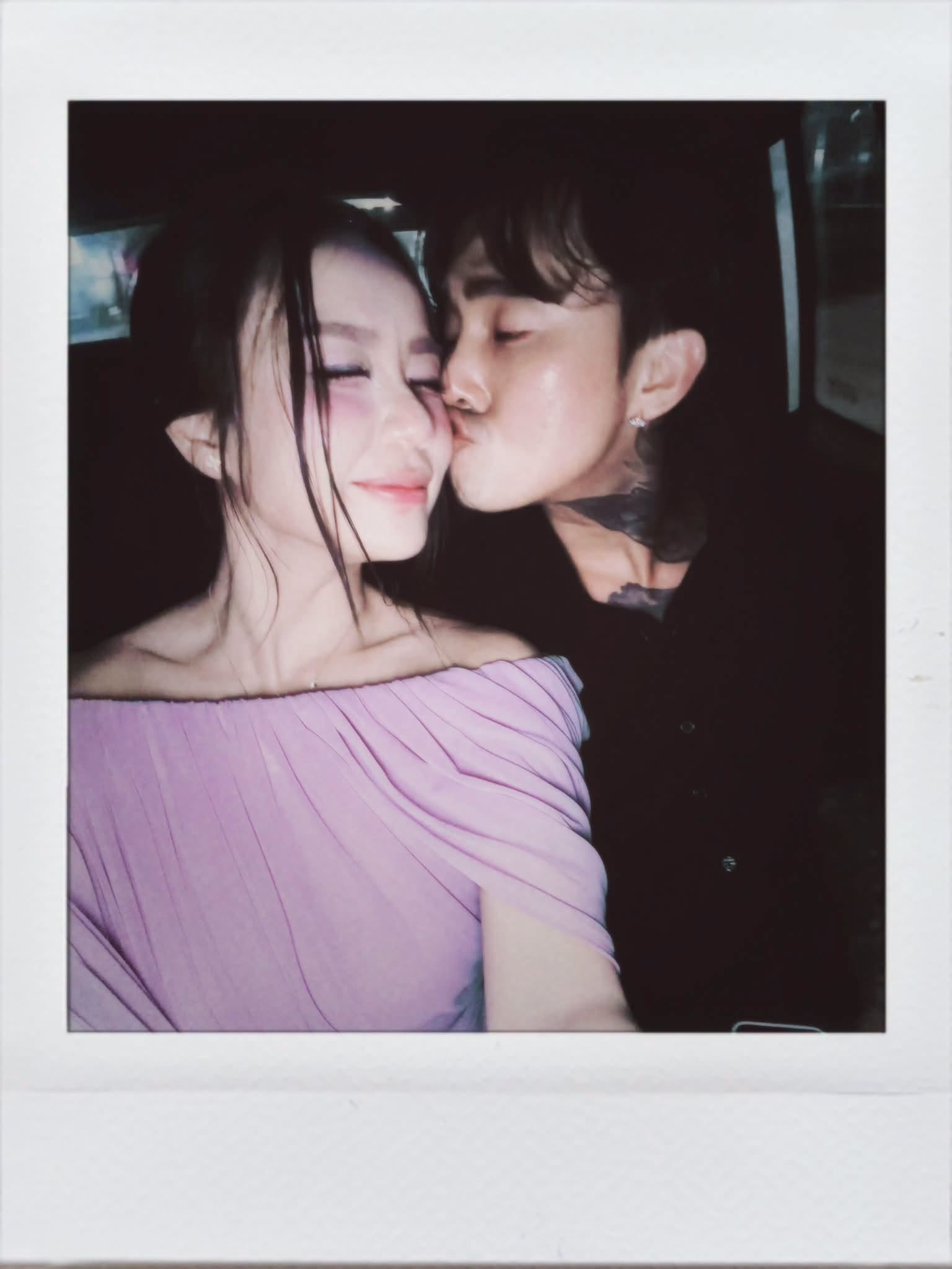 Mẹ đơn thân có 2 con riêng cưới nam ca sĩ nổi tiếng: 