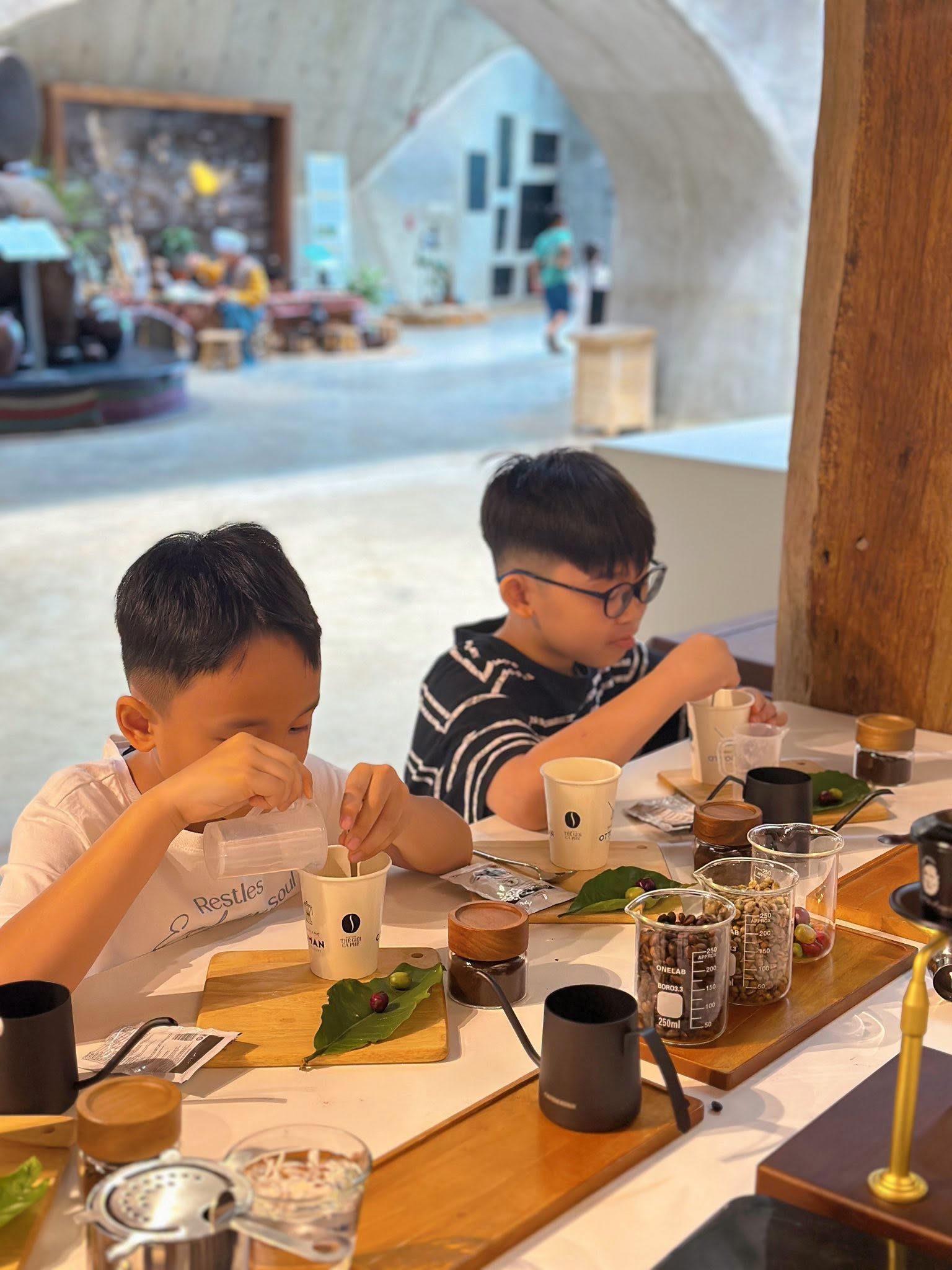 Bảo tàng do ông Đặng Lê Nguyên Vũ xây dựng, lưu giữ hơn 10.000 hiện vật cà phê thế giới- Ảnh 7.