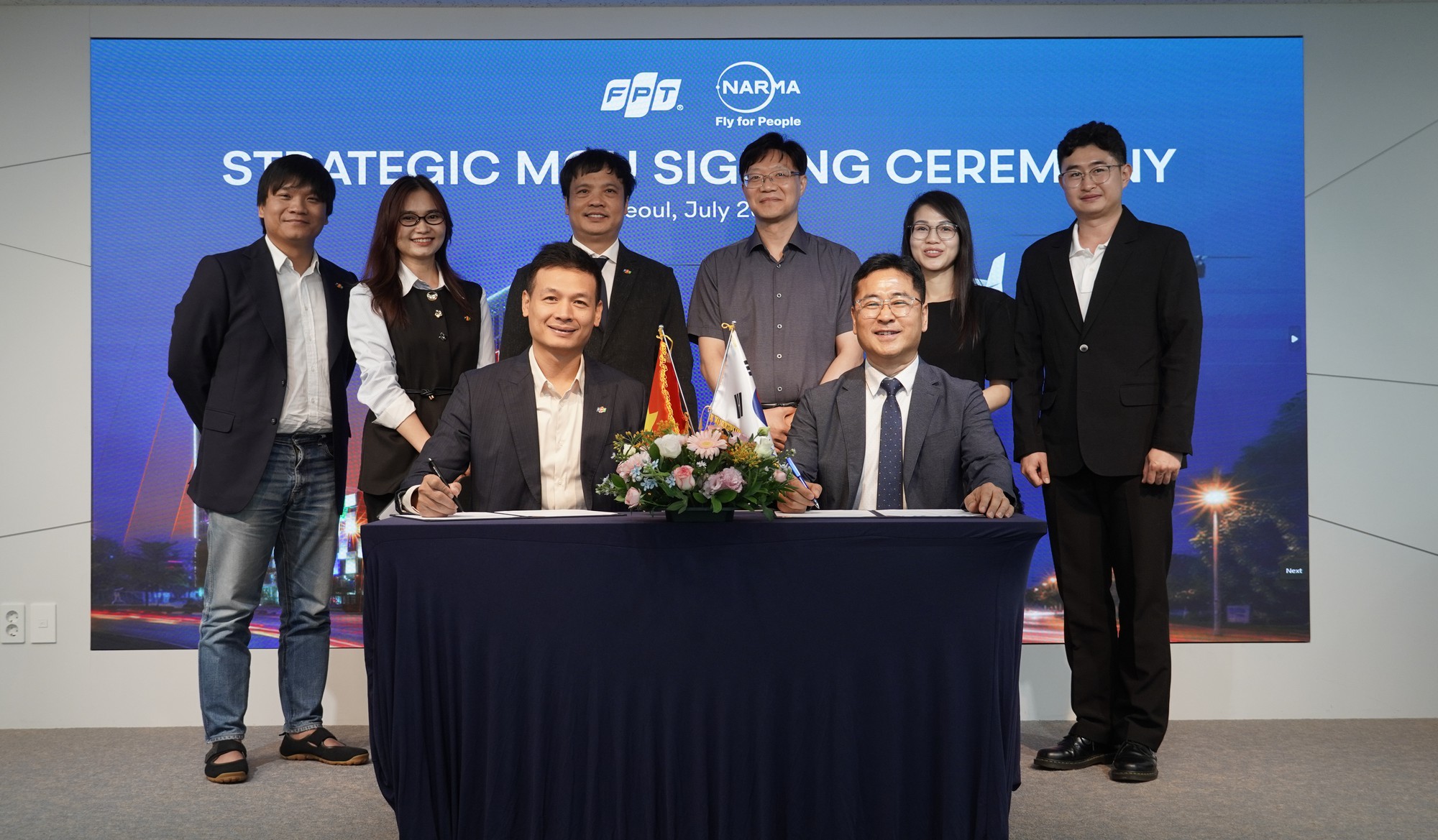 FPT phát triển AI cho mẫu UAV điện hai rotor nghiêng đầu tiên trên thế giới của NARMA - Ảnh 1.