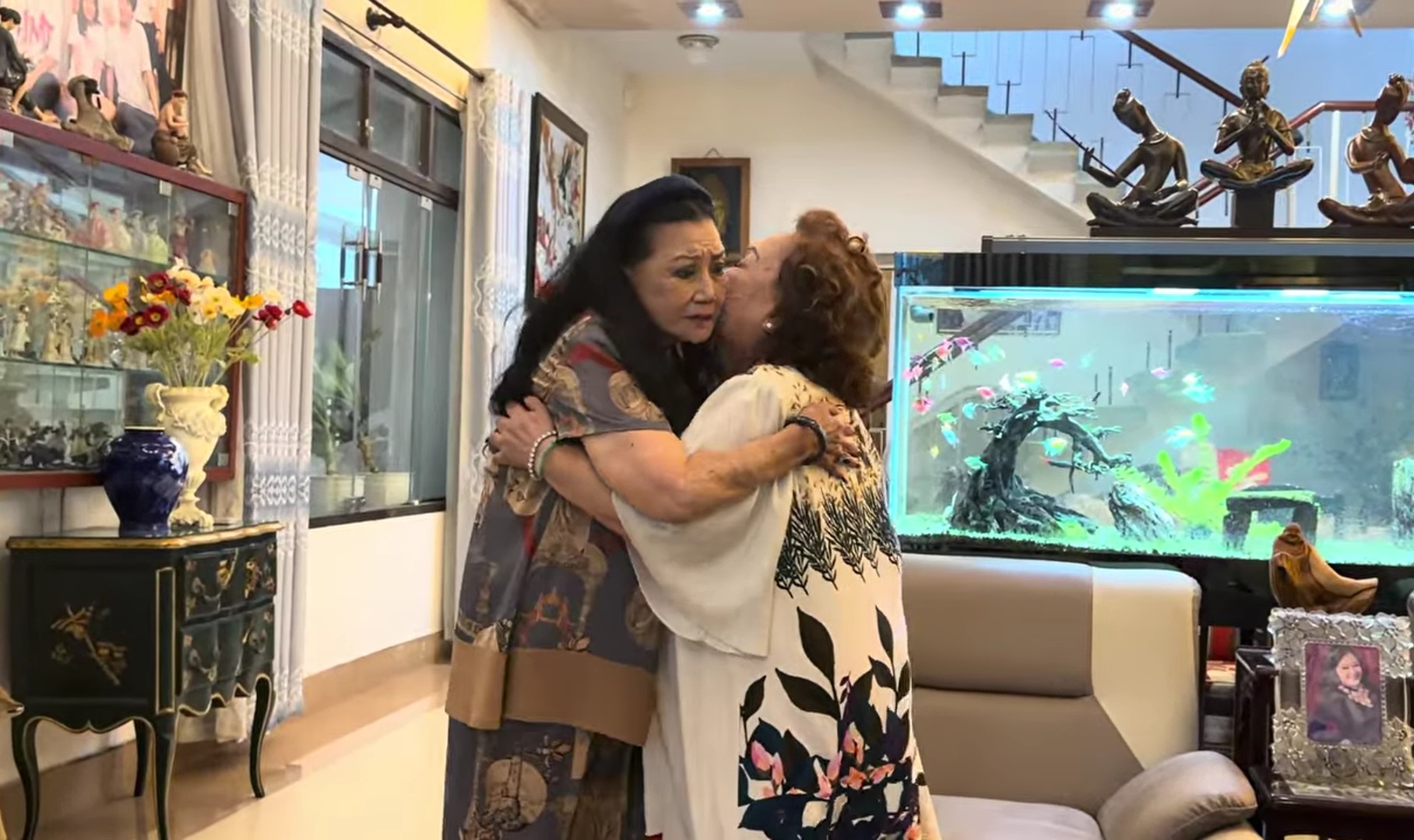 NSND Ngọc Giàu tới thăm nữ NSND quyền lực miền Nam: "Bây giờ em cũng tàn rồi"- Ảnh 1.