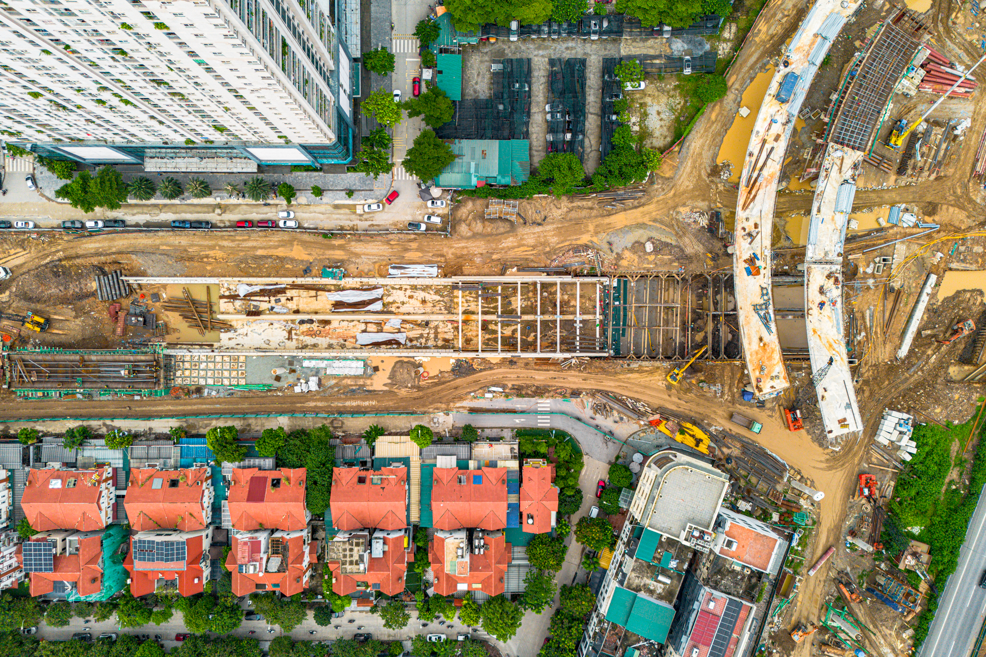 Toàn cảnh nút giao hơn 2.400 tỷ vượt đại lộ rộng nhất Việt Nam đang dần thành hình, loạt đại đô thị của Vingroup, Geleximco, MIK Group được hưởng lợi  - Ảnh 5.