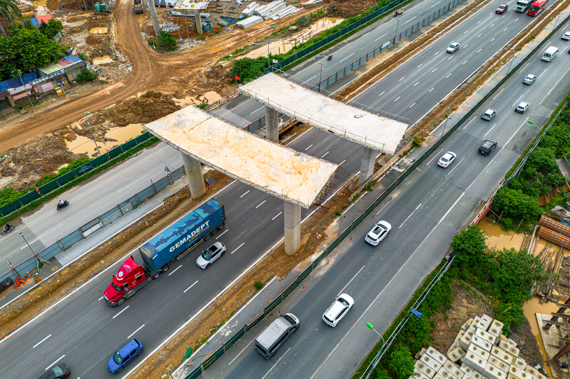 Toàn cảnh nút giao hơn 2.400 tỷ vượt đại lộ rộng nhất Việt Nam đang dần thành hình, loạt đại đô thị của Vingroup, Geleximco, MIK Group được hưởng lợi  - Ảnh 7.