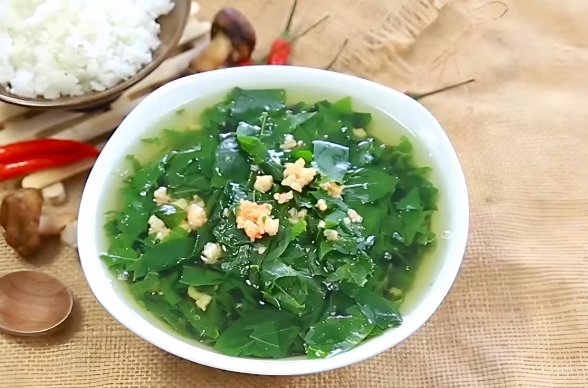 Loại rau quen thuộc từng làm hàng rào, nay được săn tìm vì được ví như “cây thuốc” - Ảnh 3.