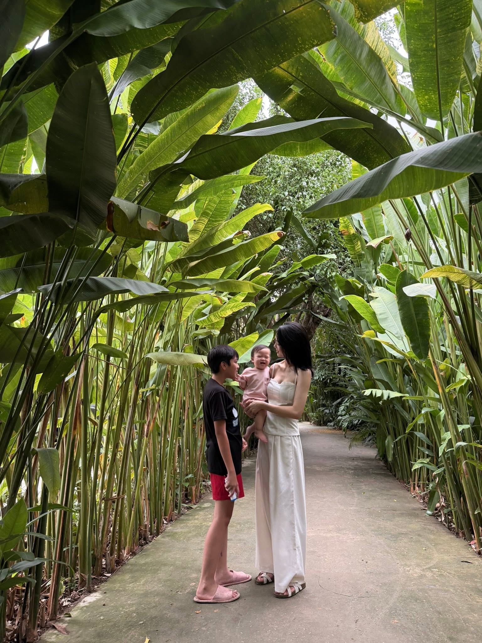 Mỹ nhân làm dâu miền Tây: Đám cưới không sính lễ, sống trong biệt phủ, khiếm trăm triệu mỗi tháng - Ảnh 7.