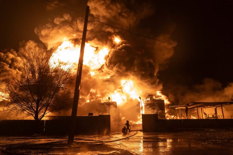TST: Hàng loạt tiếng nổ, Odesa gần như tê liệt hoàn toàn - Ông Putin đáp trả trước tin nóng về 70 tên lửa ATACMS - Ảnh 1.