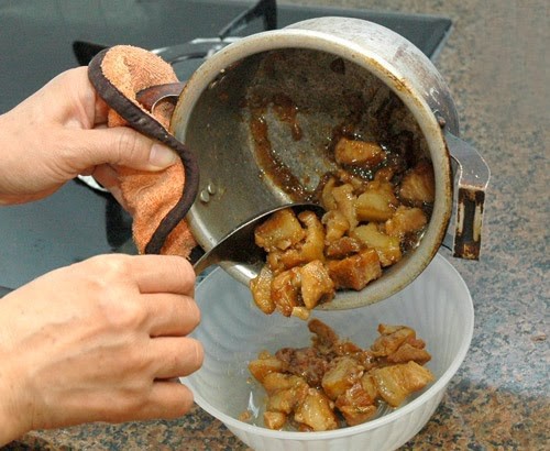 Lý do nhiều gia đình không còn dùng nồi nhôm nấu ăn - Ảnh 1.