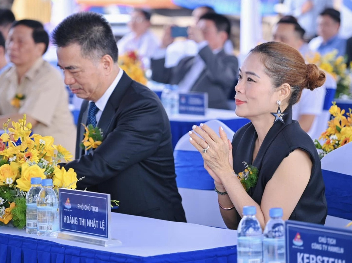 Nữ ca sĩ là Phó chủ tịch giàu có nói rõ nguyên tắc làm việc - Ảnh 2.