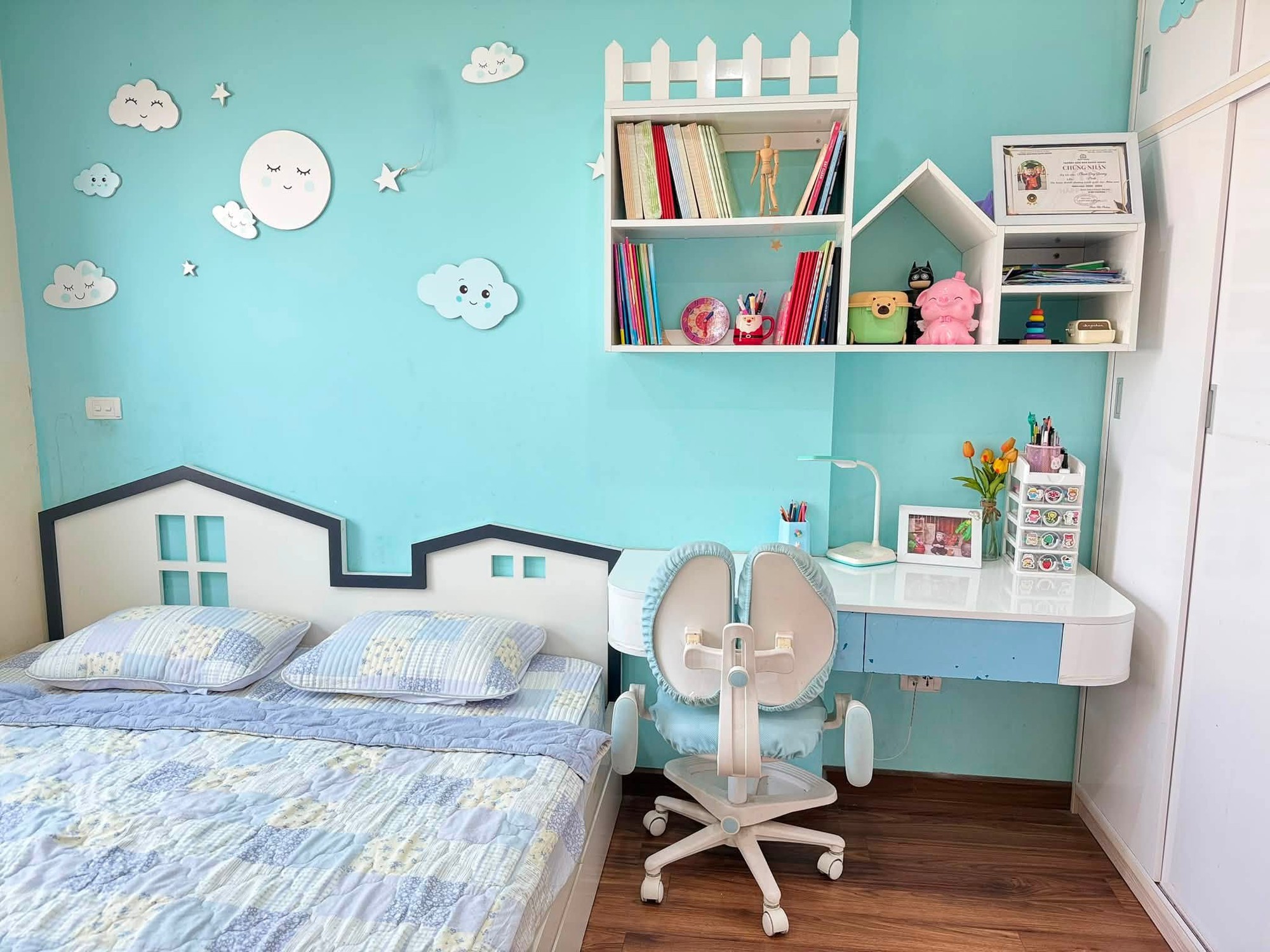 Mẹ 2 con ở Hà Nội biến căn bếp chưa đầy 3m thành không gian gọn gàng với 3 phút dọn dẹp "thần tốc" sau mỗi bữa ăn - Ảnh 3.