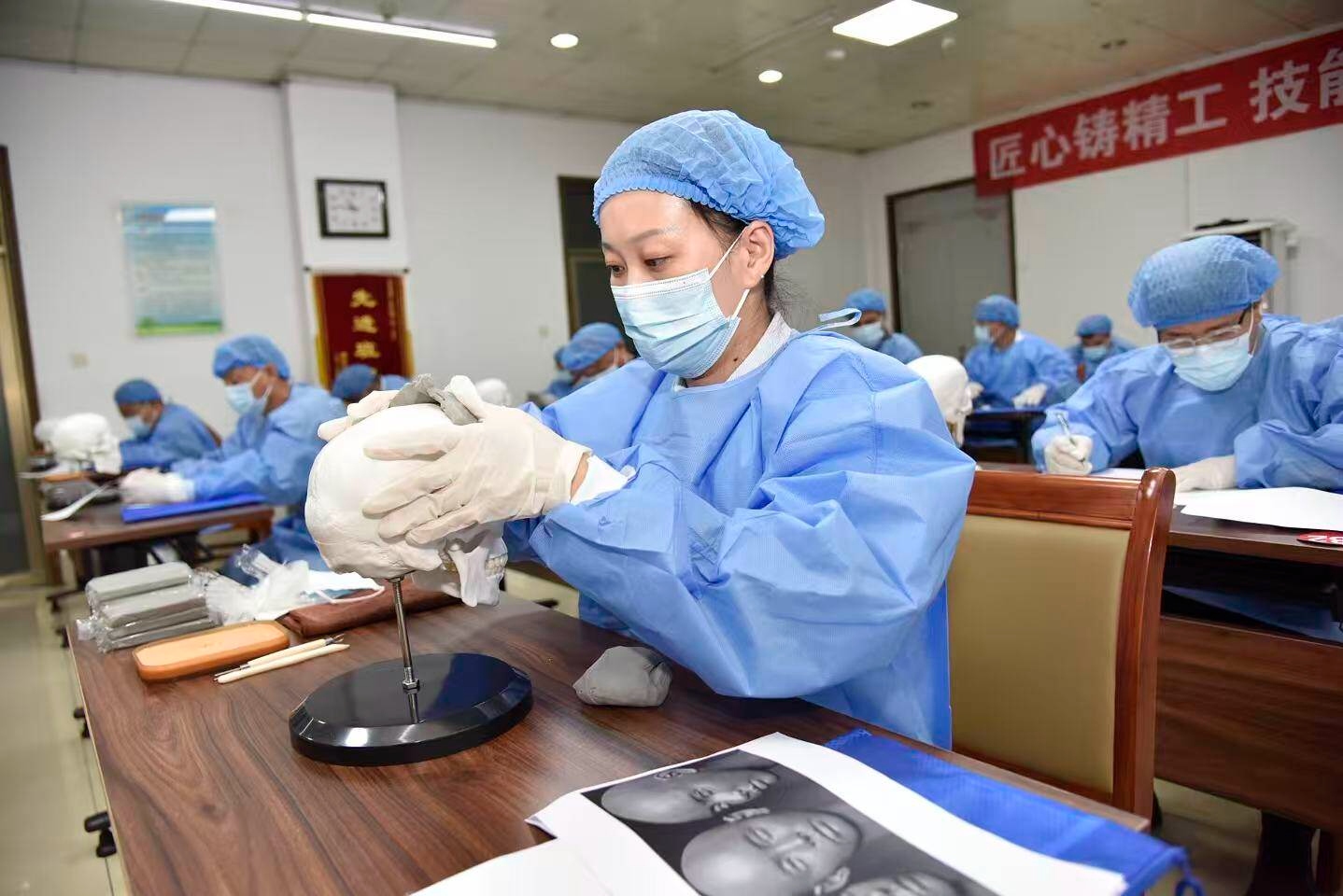 Ngành học dạy làm đám tang tại Trung Quốc:&nbsp;Ế ẩm bỗng hóa mỏ vàng, điểm chuẩn cao ngất, sinh viên giành giật nhau, 100% có việc làm- Ảnh 3.