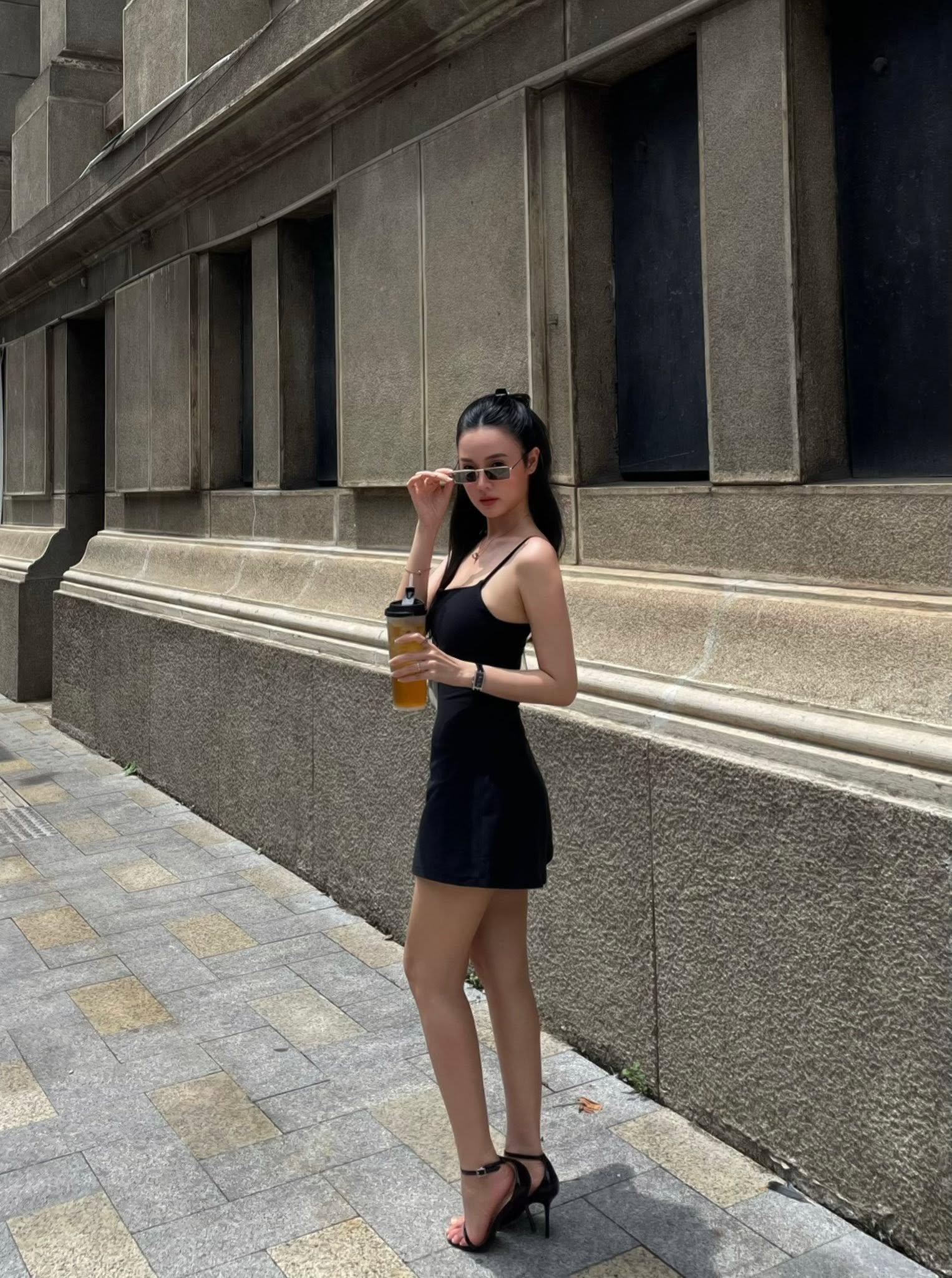Cô bé mặc váy chuẩn con nhà giàu trong sinh nhật lần thứ 3: Hiện tại cưới con trai chủ doanh nghiệp nổi tiếng cả nước - Ảnh 1.