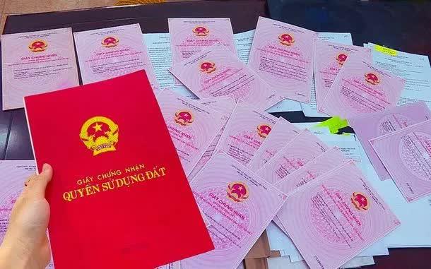 Sổ đỏ điện tử đã hiển thị trên VNeID của nhiều người dân- Ảnh 1.