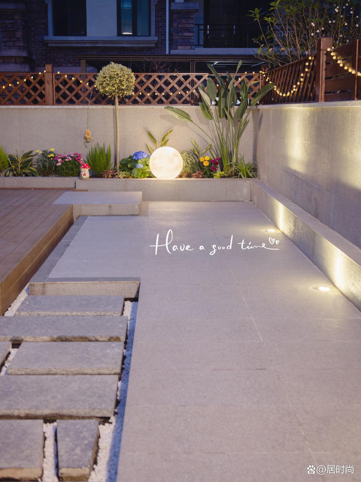Khoảng sân tầng trệt chỉ 40m² nhưng được biến thành khu vườn đẹp như tranh: Mỗi tối chỉ muốn pha trà rồi ngồi lì ở nhà - Ảnh 2.