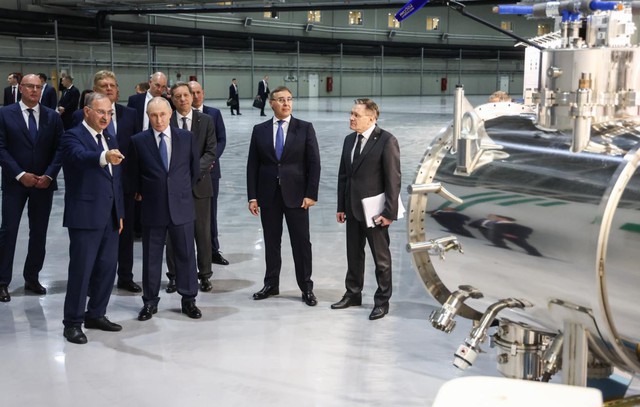 Tổng thống Putin đặt bút lên công trình gần 1 tỷ USD, đưa Nga vào "câu lạc bộ" chỉ 4 nước sở hữu- Ảnh 2. Tổng thống Putin đặt bút lên công trình gần 1 tỷ USD, đưa Nga vào