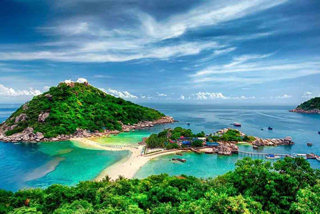 Lần đầu tiên, du thuyền 5 sao neo qua đêm tại vịnh biển Việt Nam từng được thế giới vinh danh- Ảnh 3. Lần đầu tiên, du thuyền 5 sao neo qua đêm tại vịnh biển Việt Nam từng được thế giới vinh danh- Ảnh 3.