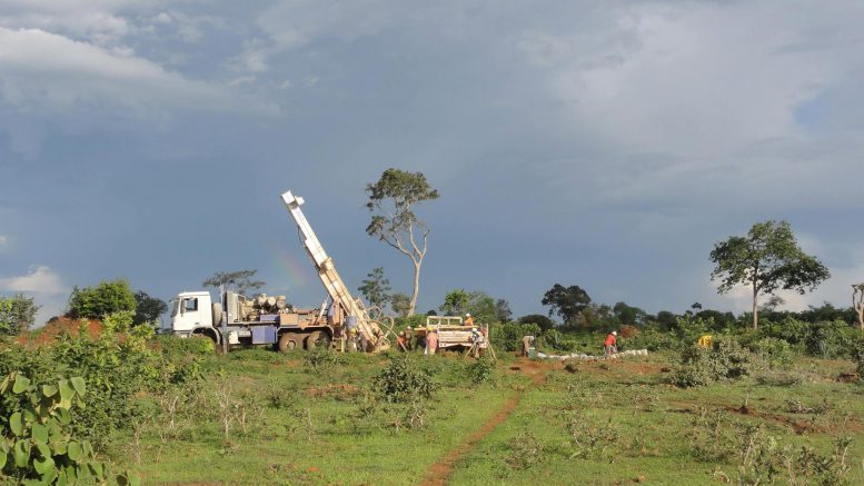 Phát hiện mỏ vàng gần 600.000 ounce ngay cạnh Barrick, cổ phiếu công ty khai thác tăng 11% - Ảnh 2.