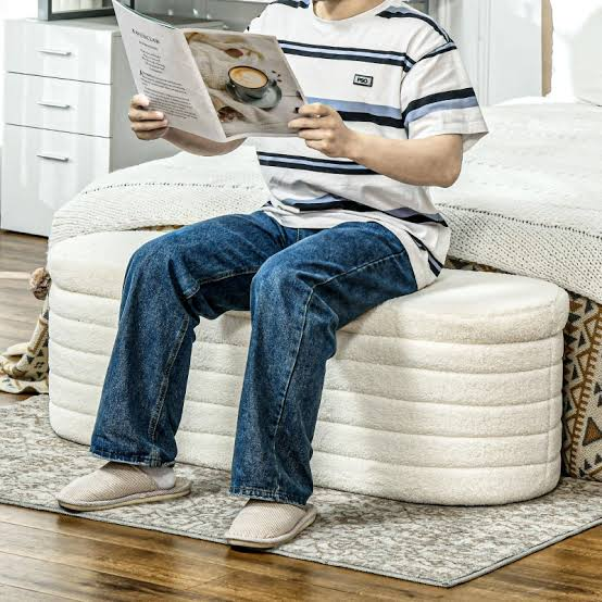 Vì sao phía cuối giường ở khách sạn luôn có 1 băng ghế dài? - Ảnh 3.