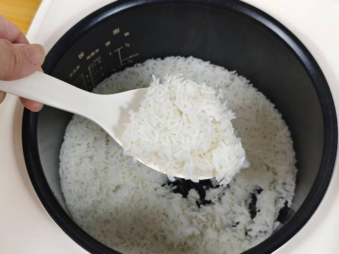 Lời khuyên cho những người rút phích cắm nồi cơm điện ngay khi cơm chín- Ảnh 1. Lời khuyên cho những người rút phích cắm nồi cơm điện ngay khi cơm chín- Ảnh 1.