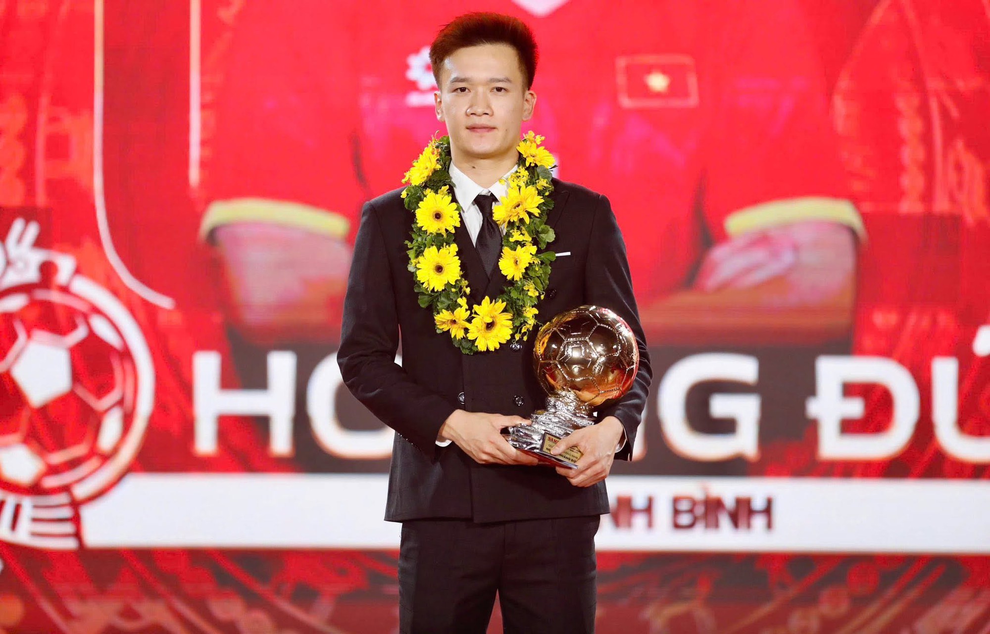 Cầu thủ tuyển Việt Nam 28 tuổi giành 3 QBV, sở hữu khối tài sản khủng nhưng tình duyên lận đận  - Ảnh 1.