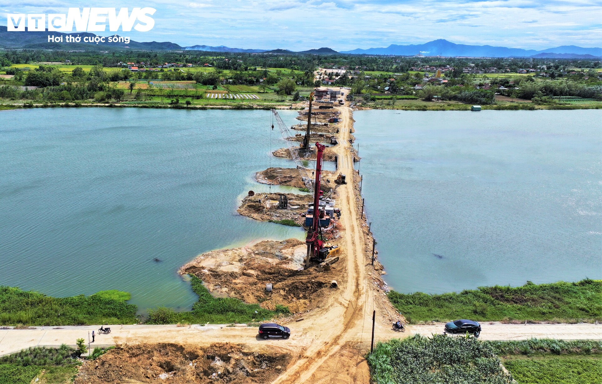 Hàng chục mũi thi công xuyên ngày đêm, cao tốc Quy Nhơn - Pleiku tăng tốc- Ảnh 8.