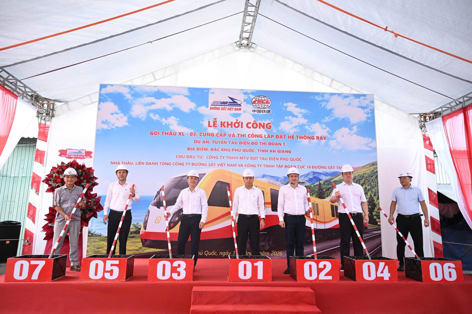 Việt Nam sắp có tuyến tàu 17,5km, hiện đại bậc nhất như ở Pháp, Đức: Do “ông lớn” BĐS dốc tiền đầu tư, tiến độ khiến chuyên gia cũng phải bất ngờ - Ảnh 4.