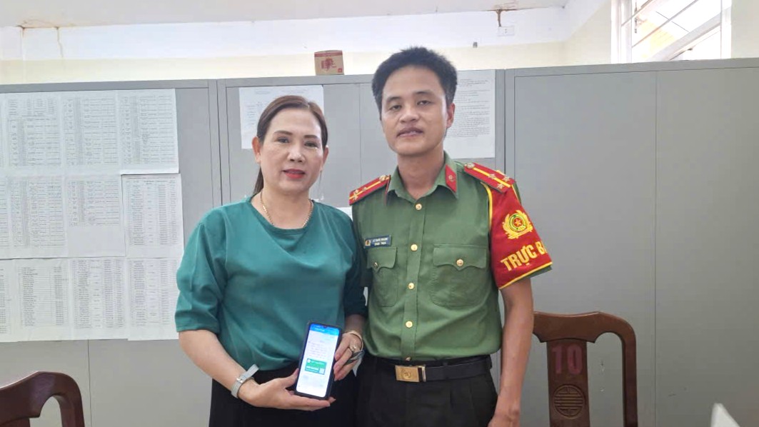 Nhận được 400 triệu với nội dung "TRAN NGOC TAN", chủ tài khoản lập tức báo công an - Ảnh 1.