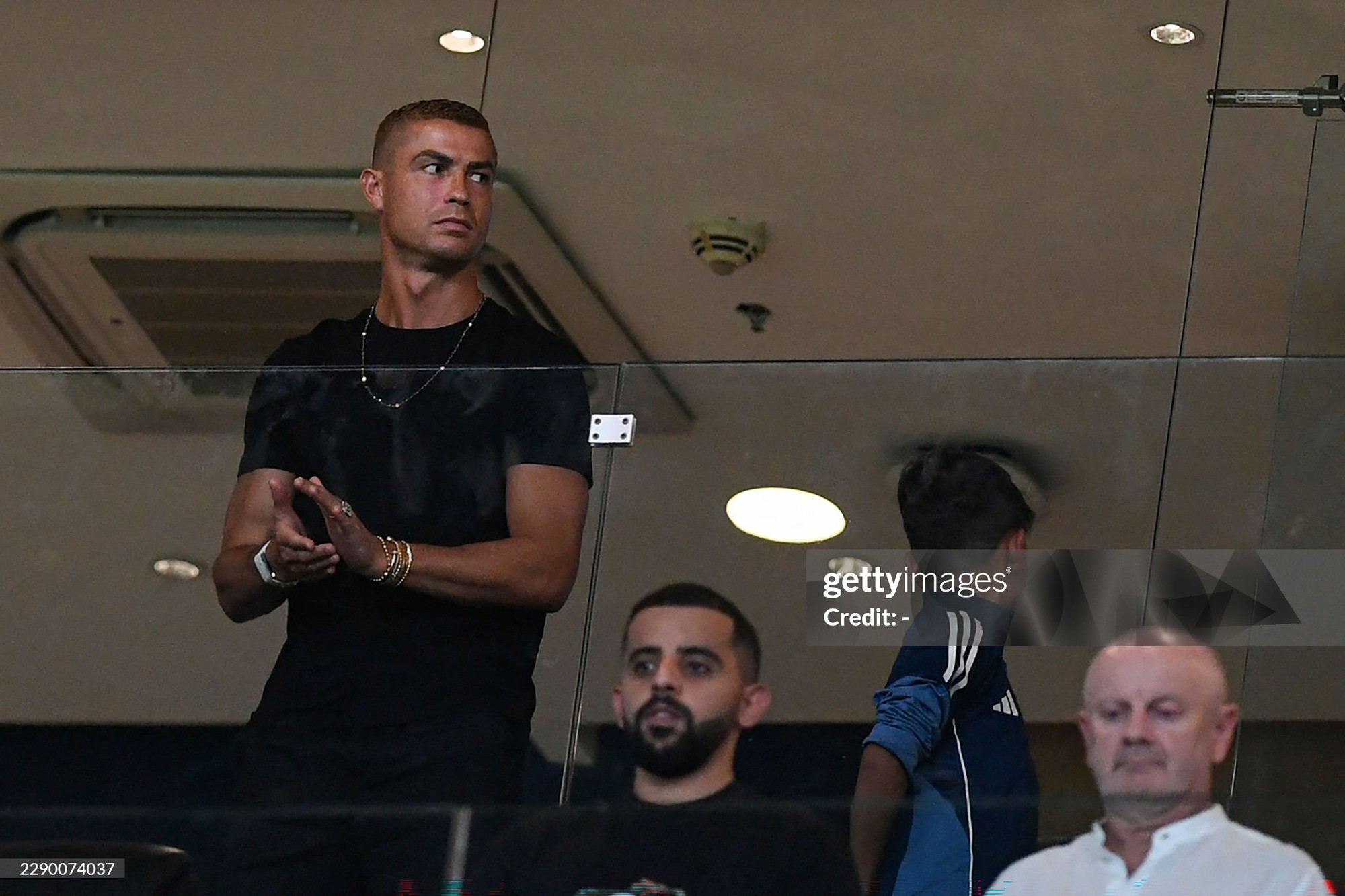 Ronaldo và vợ Georgina lần đầu lộ diện cùng nhau sau đám cưới bí mật, khoảnh khắc bên các con gây chú ý- Ảnh 6.