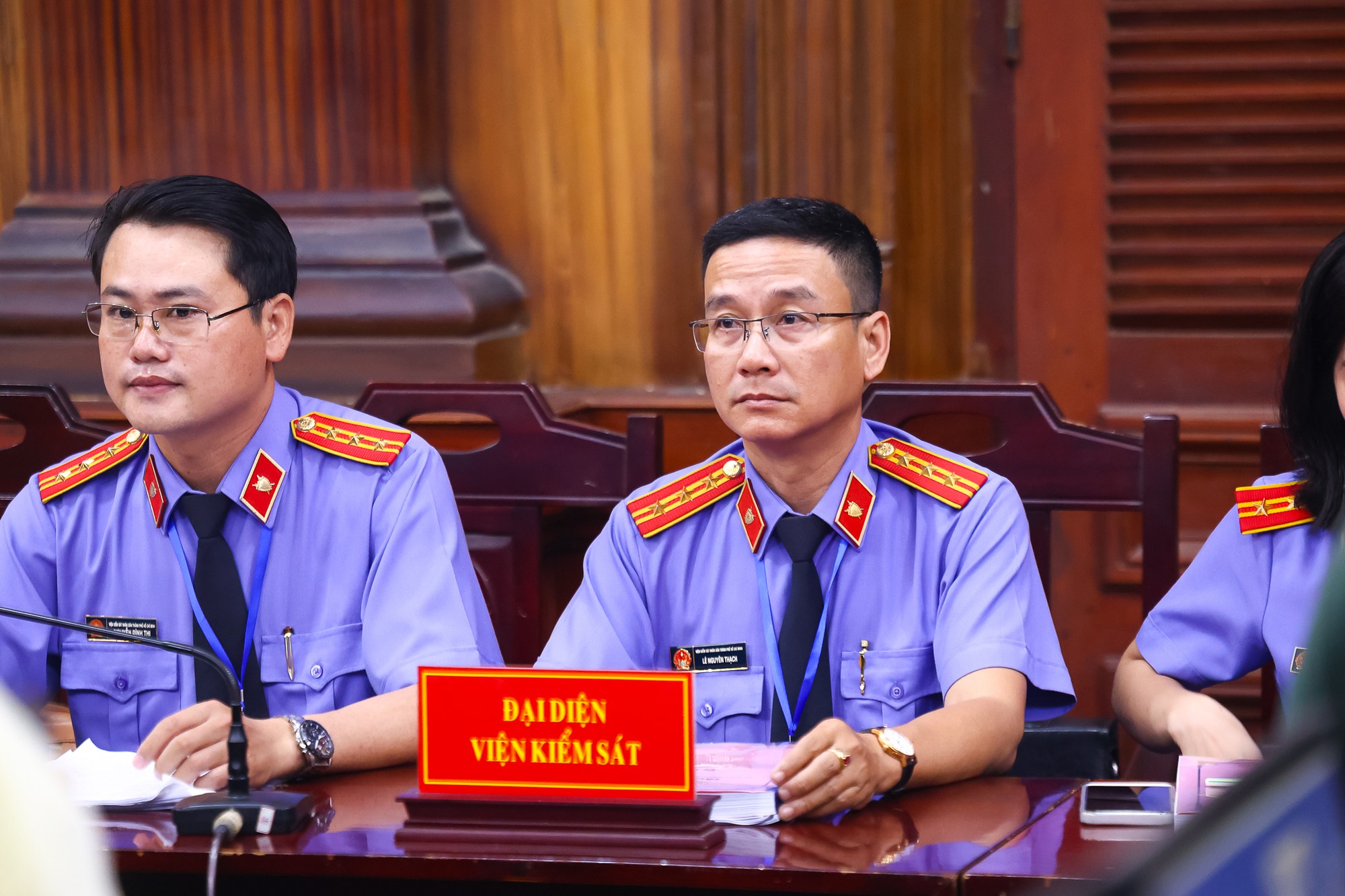 Ca sĩ Chi Dân trong phiên tòa xét xử chuyên án VN10: Nói bản thân chỉ sử dụng, không buôn bán ma túy - Ảnh 13.
