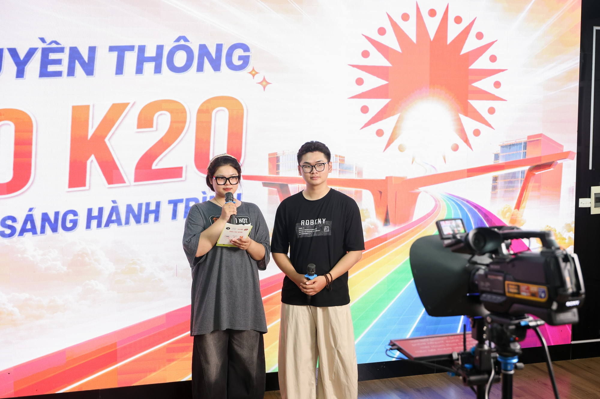 4 anh em họ cùng đặt nguyện vọng vào một trường ĐH, cùng thích 1 một khoa, cùng đến nhập học 1 ngày: Bắt đầu từ gợi ý của ChatGPT - Ảnh 5.