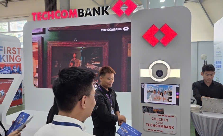 Techcombank kiến tạo vị thế dẫn dắt ngành thông qua dữ liệu và ứng dụng AI tại sự kiện chuyển đổi số ngành ngân hàng 2026 - Ảnh 2.