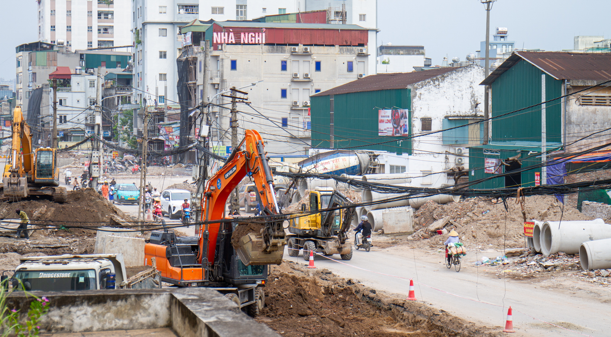 Dự án mở đường đình trệ hơn 10 năm được ứng trước 700 tỷ từ cải cách tiền lương, nay giải phóng mặt bằng đồng loạt, sẽ hoàn thành vào năm sau - Ảnh 3.