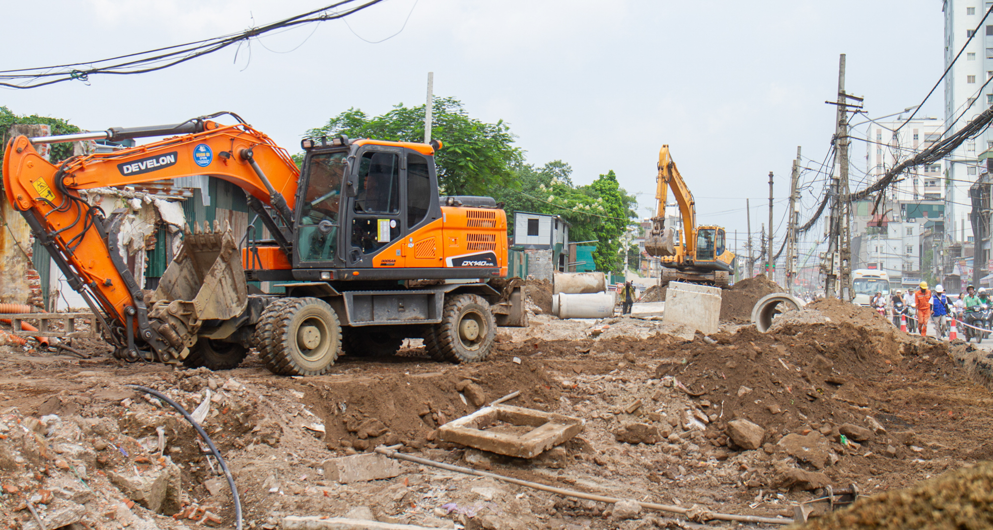 Dự án mở đường đình trệ hơn 10 năm được ứng trước 700 tỷ từ cải cách tiền lương, nay giải phóng mặt bằng đồng loạt, sẽ hoàn thành vào năm sau - Ảnh 8.
