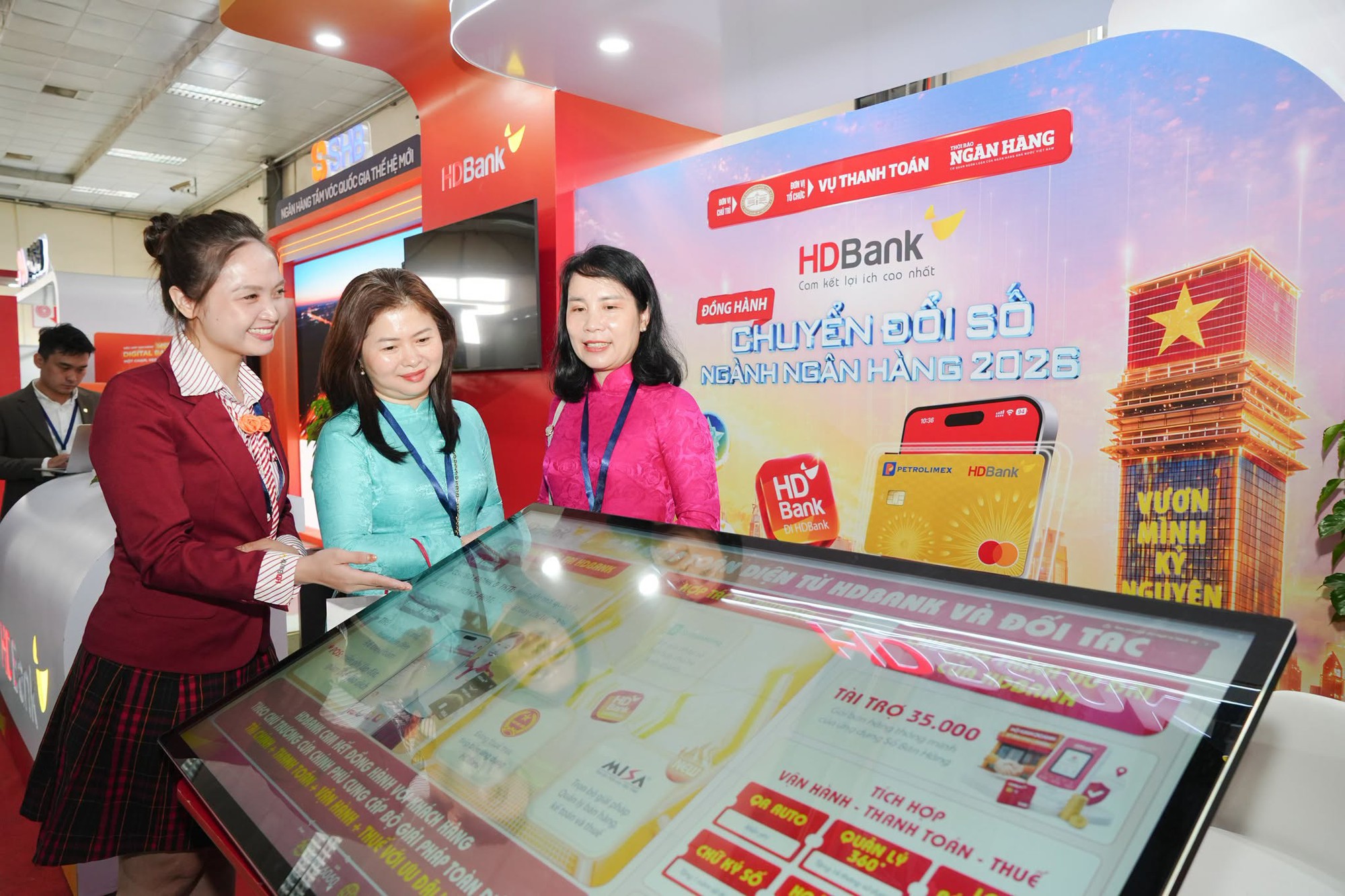 HDBank đưa ngân hàng thông minh đến gần hơn với người dùng trong kỷ nguyên dữ liệu và AI - Ảnh 2.