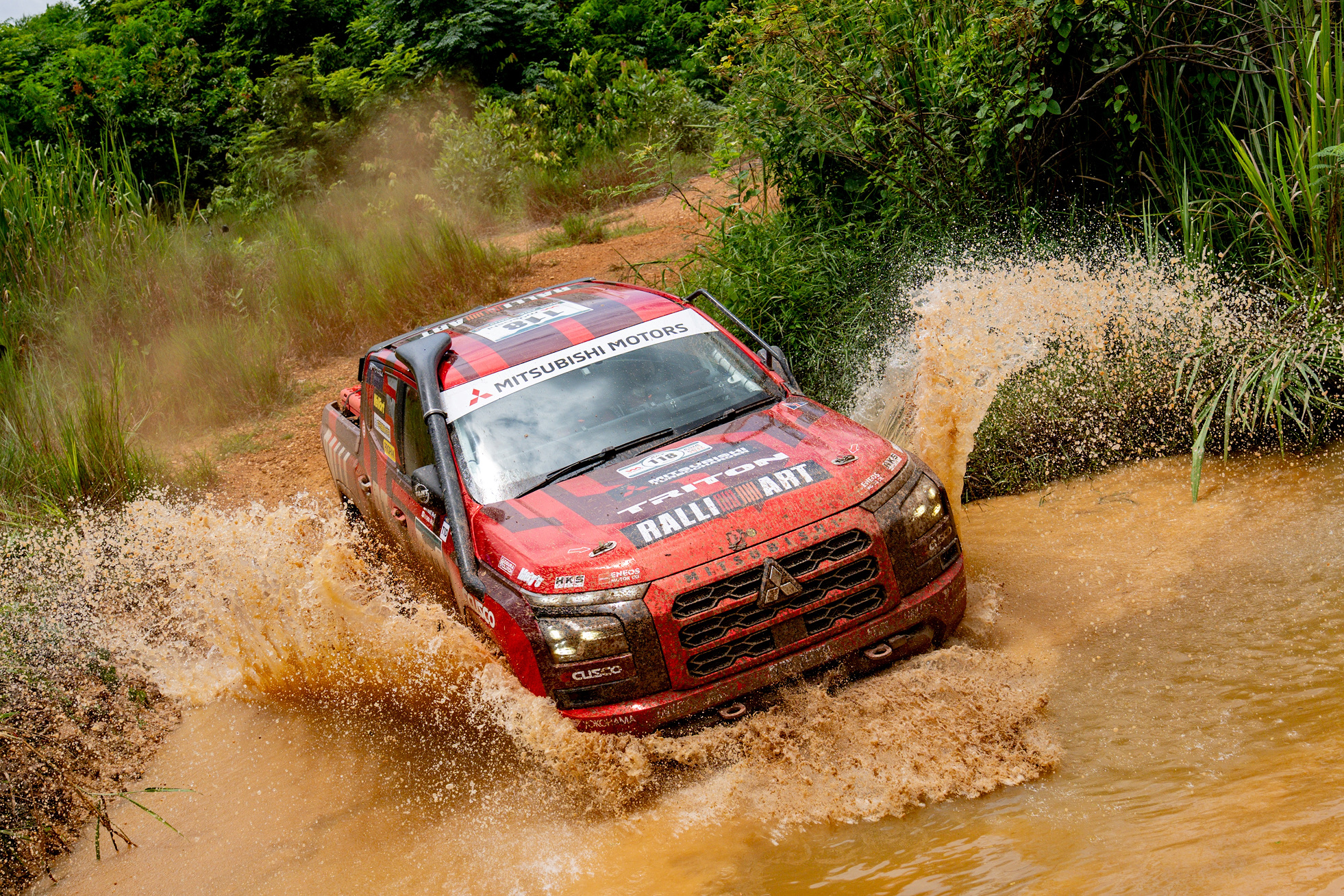 Mitsubishi Ralliart bảo vệ ngôi vương AXCR, Triton vô địch 2 năm liên tiếp- Ảnh 4. Mitsubishi Ralliart bảo vệ ngôi vương AXCR, Triton vô địch 2 năm liên tiếp- Ảnh 4.