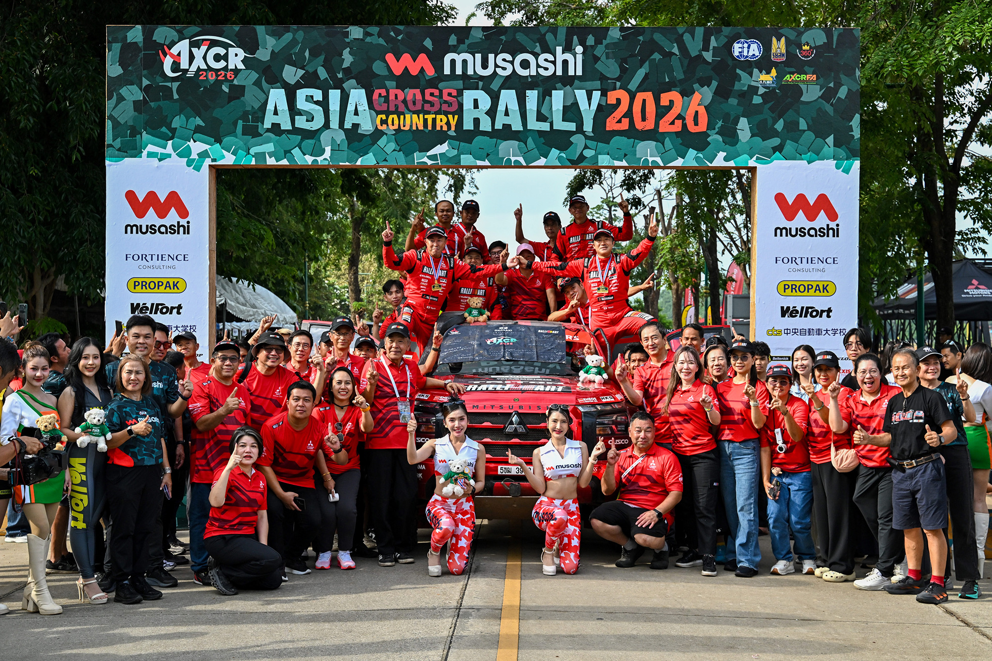 Mitsubishi Ralliart bảo vệ ngôi vương AXCR, Triton vô địch 2 năm liên tiếp- Ảnh 1. Mitsubishi Ralliart bảo vệ ngôi vương AXCR, Triton vô địch 2 năm liên tiếp- Ảnh 1.