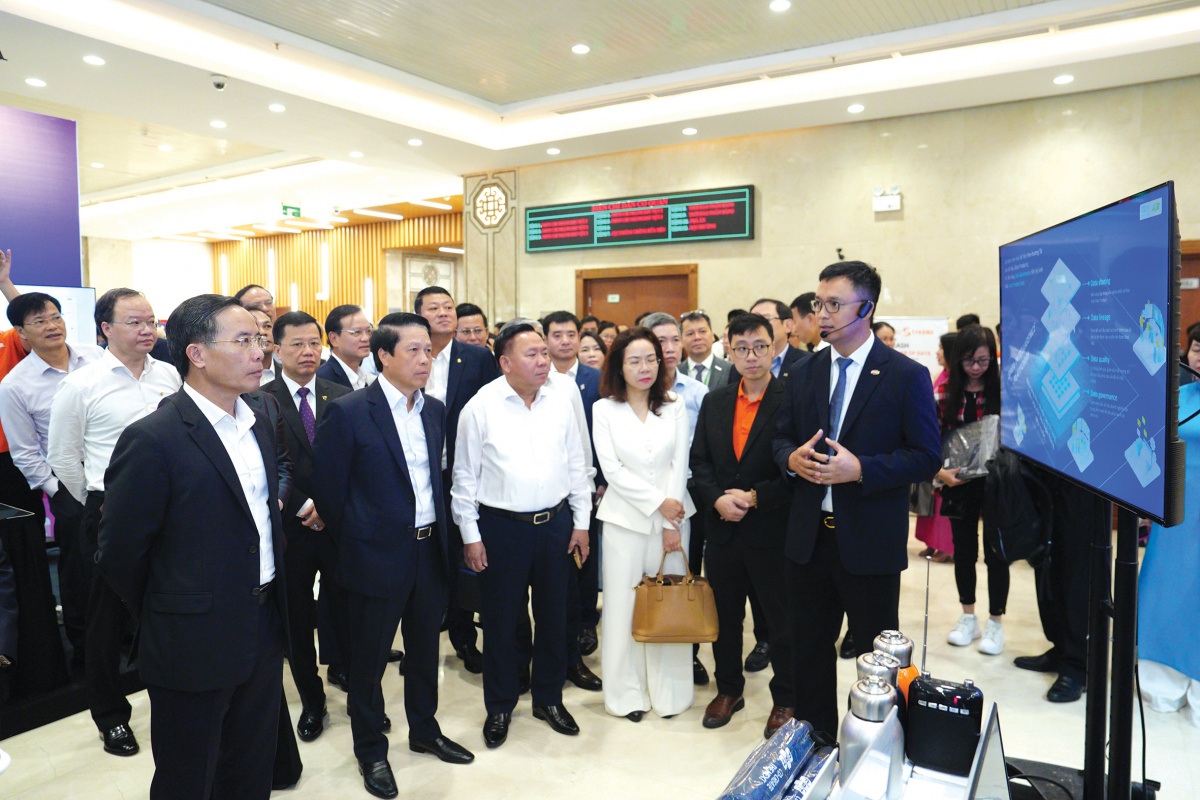 Chuyển đổi số ngân hàng: Giữ vững vai trò tiên phong trong kỷ nguyên dữ liệu  và trí tuệ nhân tạo - Ảnh 3.