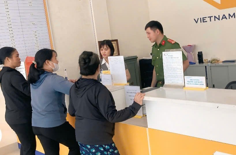 Hơn 15 triệu người cao tuổi chú ý các kiểu lừa đảo thường gặp - Phó Thủ tướng cũng vừa ra chỉ đạo - Ảnh 1.
