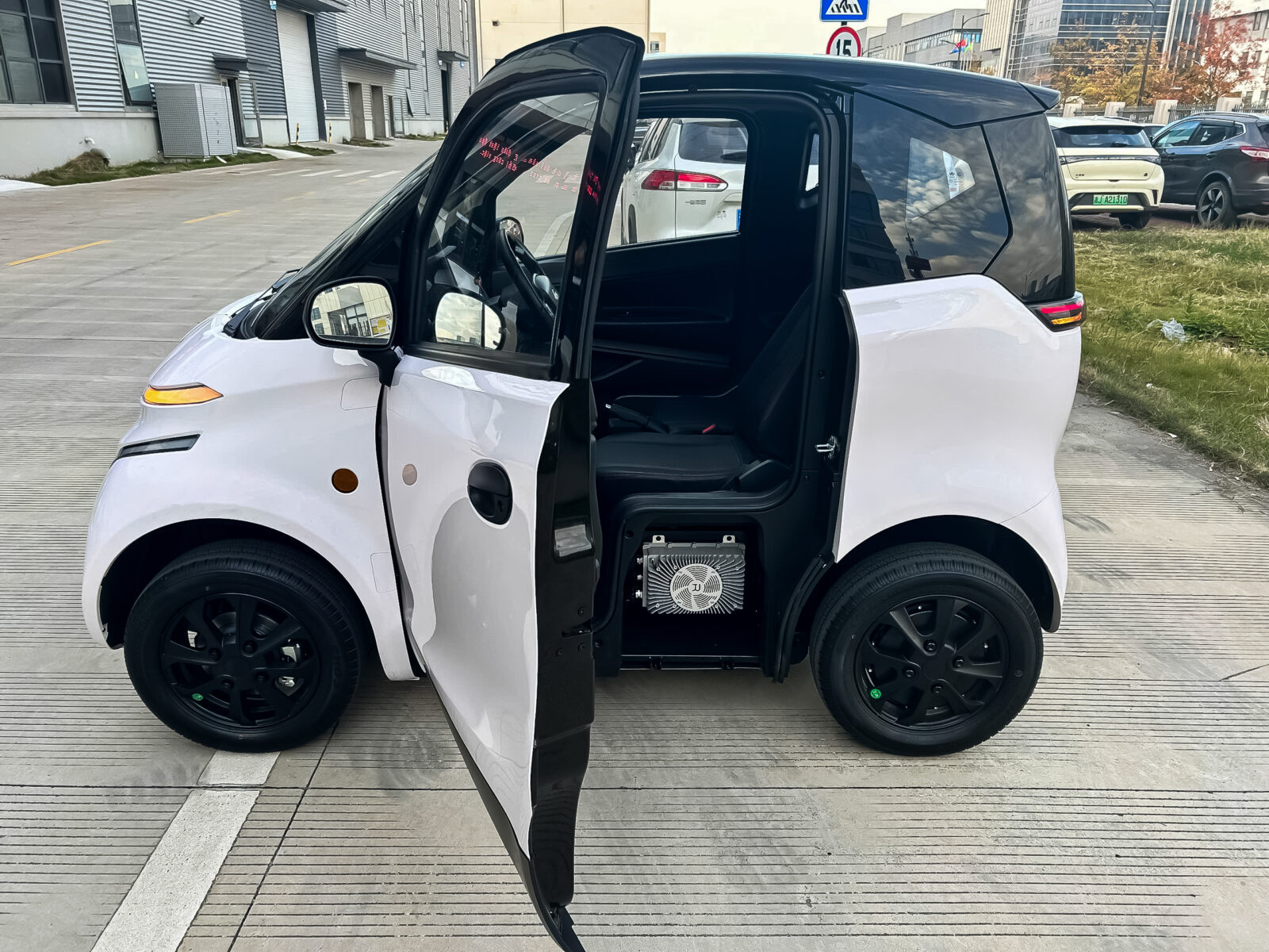 Nano S05 - Ô tô điện giá dự kiến hơn 120 triệu đồng lộ diện thực tế tại Việt Nam, dễ thành hàng 'hot' với chiều dài hơn Honda SH chỉ 20cm, pin tháo rời- Ảnh 13.