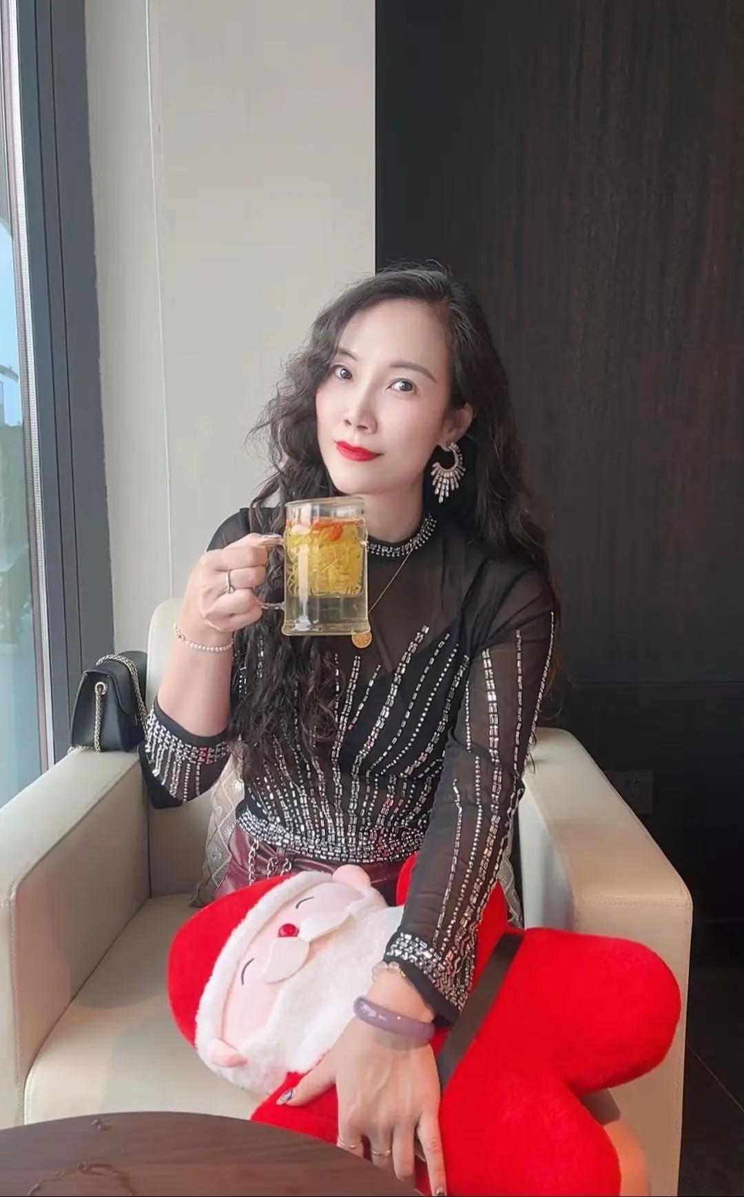 Tuổi trung niên sợ nhất không phải kiếm ít tiền, mà là vướng 3 quyết định có thể kéo cả gia đình trở lại cảnh khó khăn- Ảnh 4.