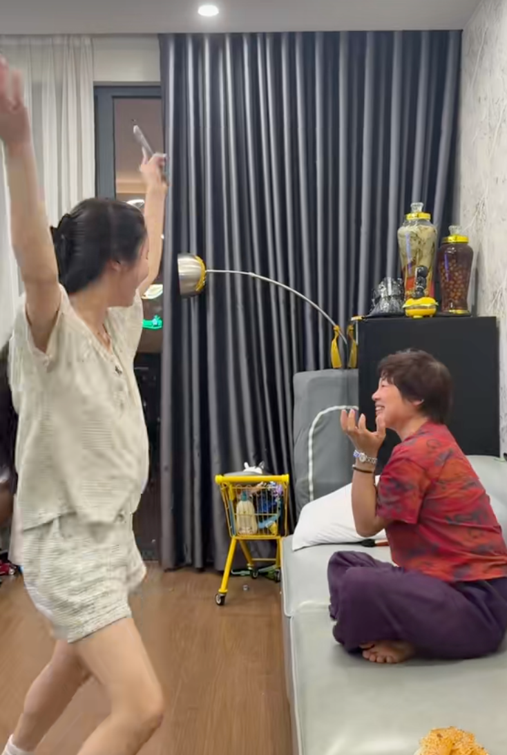 Vợ 1 cầu thủ nổi tiếng từng bị mẹ chồng chấn chỉnh ngay trên livestream vậy mà hôm nay điều gì xảy ra thế này?- Ảnh 15.