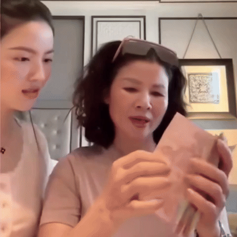 Vợ 1 cầu thủ nổi tiếng từng bị mẹ chồng chấn chỉnh ngay trên livestream vậy mà hôm nay điều gì xảy ra thế này?- Ảnh 2.