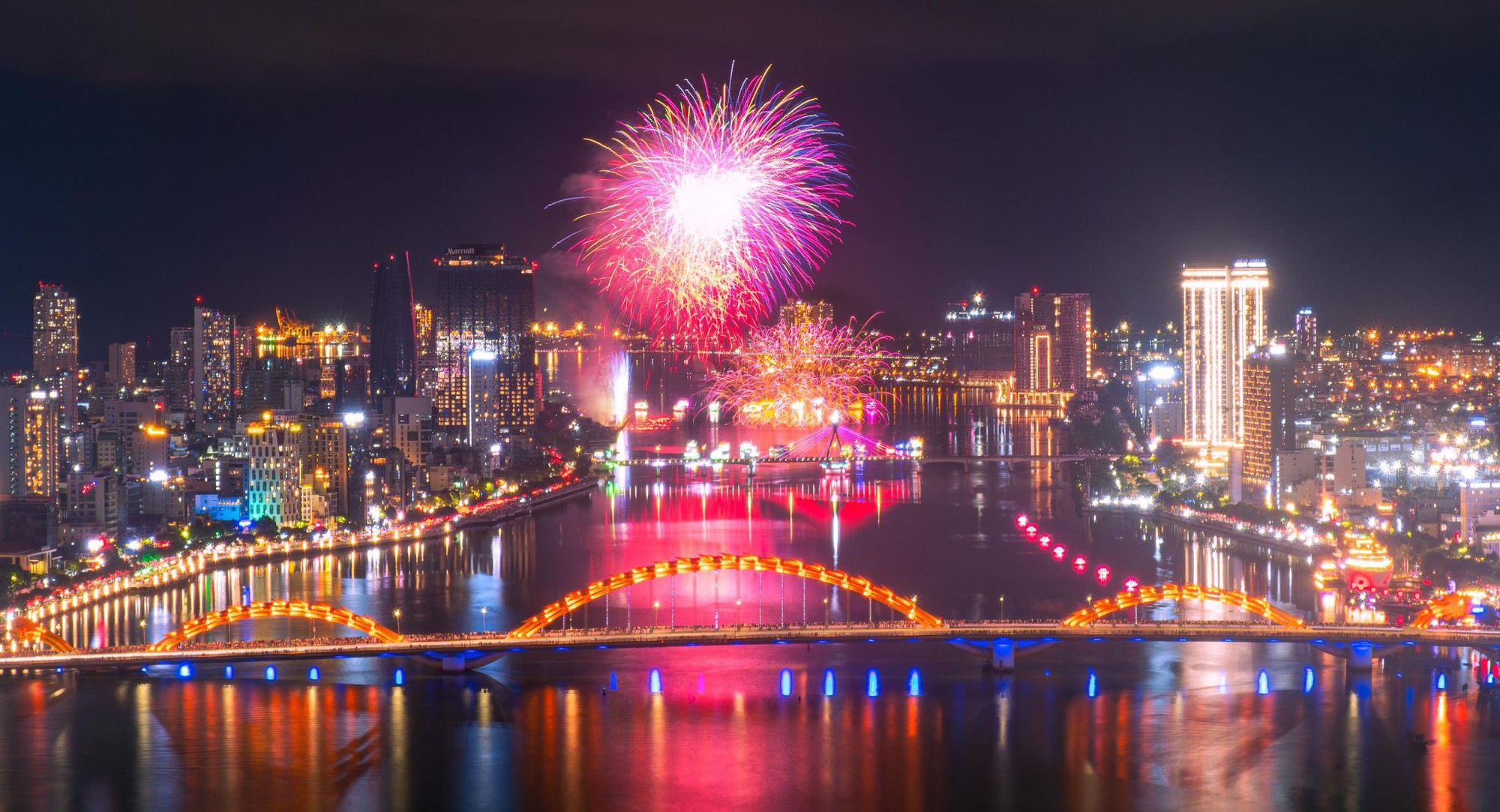 Tầm nhìn Panorama 360 độ độc bản: Khi ban công tổ hợp The Fest thành hàng ghế VIP - Ảnh 2. Tầm nhìn Panorama 360 độ độc bản: Khi ban công tổ hợp The Fest thành hàng ghế VIP - Ảnh 2.