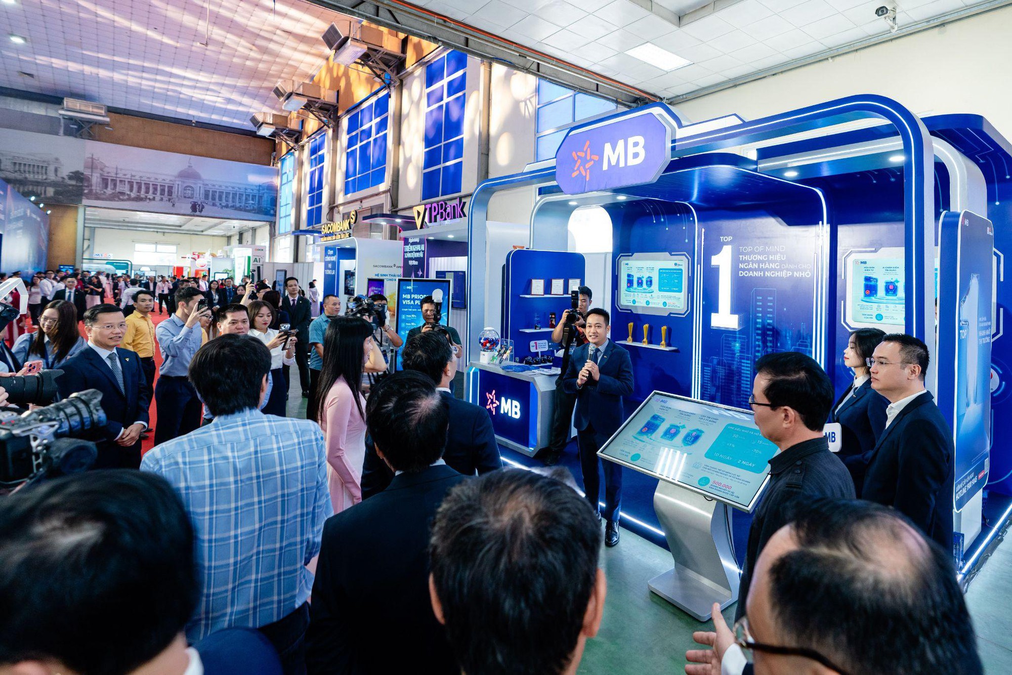 BIZ MBBank ứng dụng AI và dữ liệu, rút ngắn hành trình vốn cho doanh nghiệp  - Ảnh 3.
