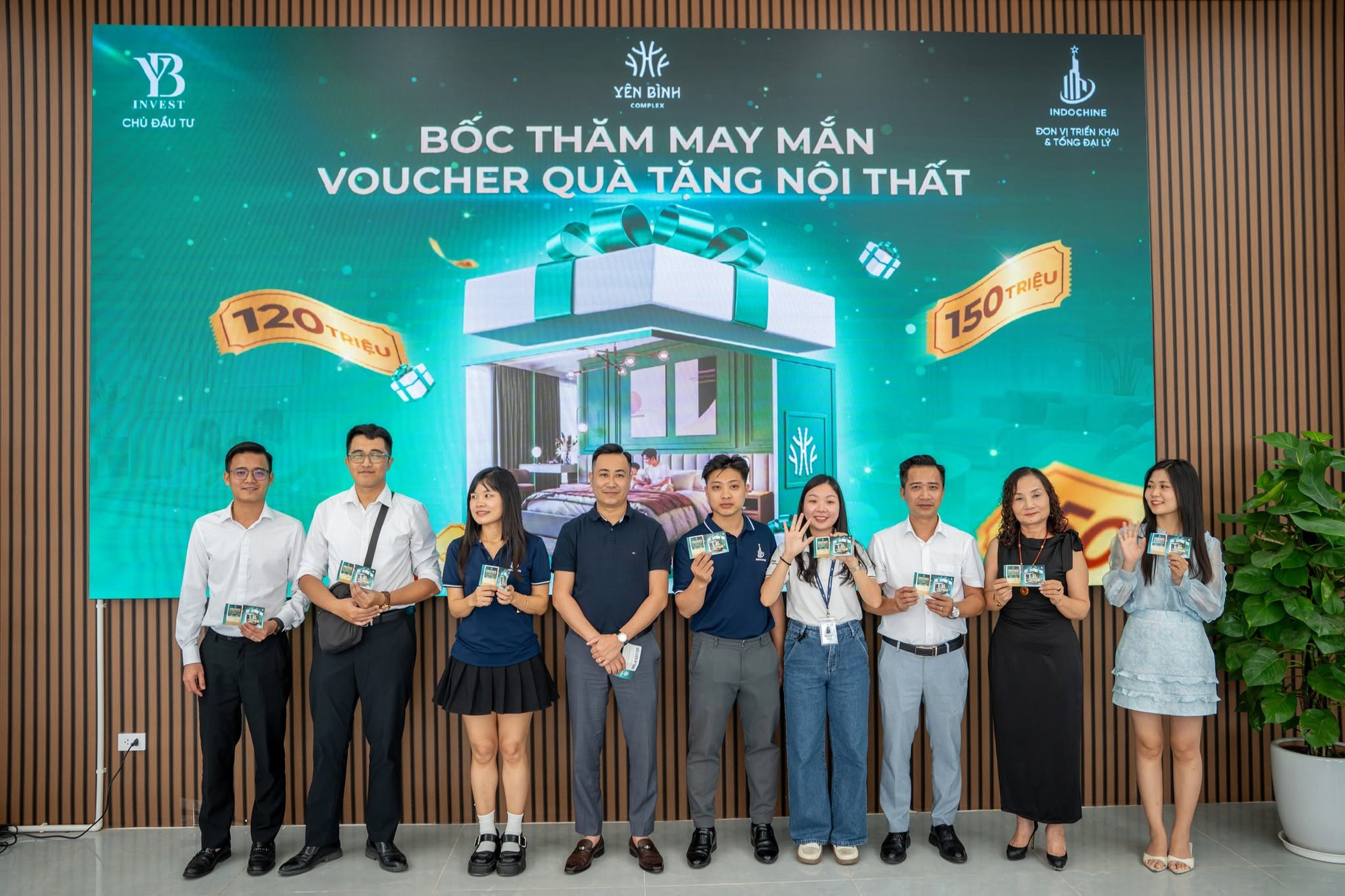Cư dân Yên Bình Complex vui mừng nhận sổ đỏ sau 2 tháng bàn giao nhà - Ảnh 2.