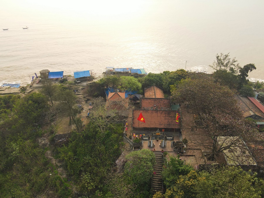 Một 