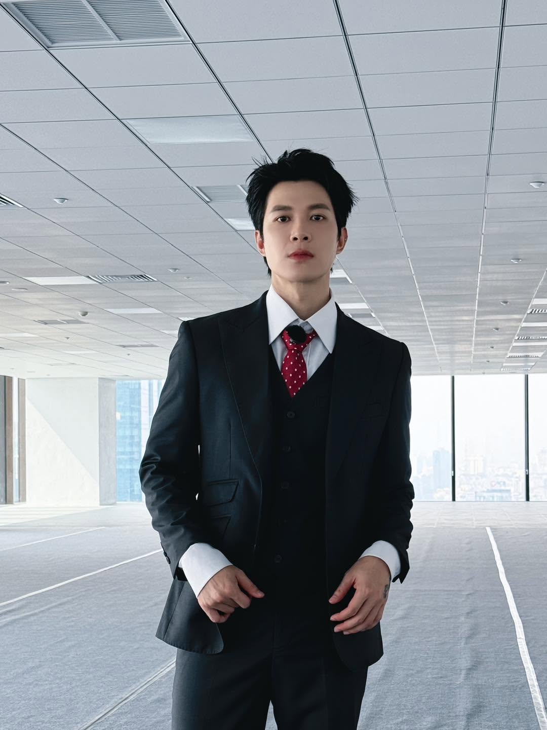 Ca sĩ Việt vừa được đề cử đẹp nhất thế giới: Nhan sắc như tài phiệt trong truyện bước ra, đến đâu cũng thành tâm điểm- Ảnh 6.