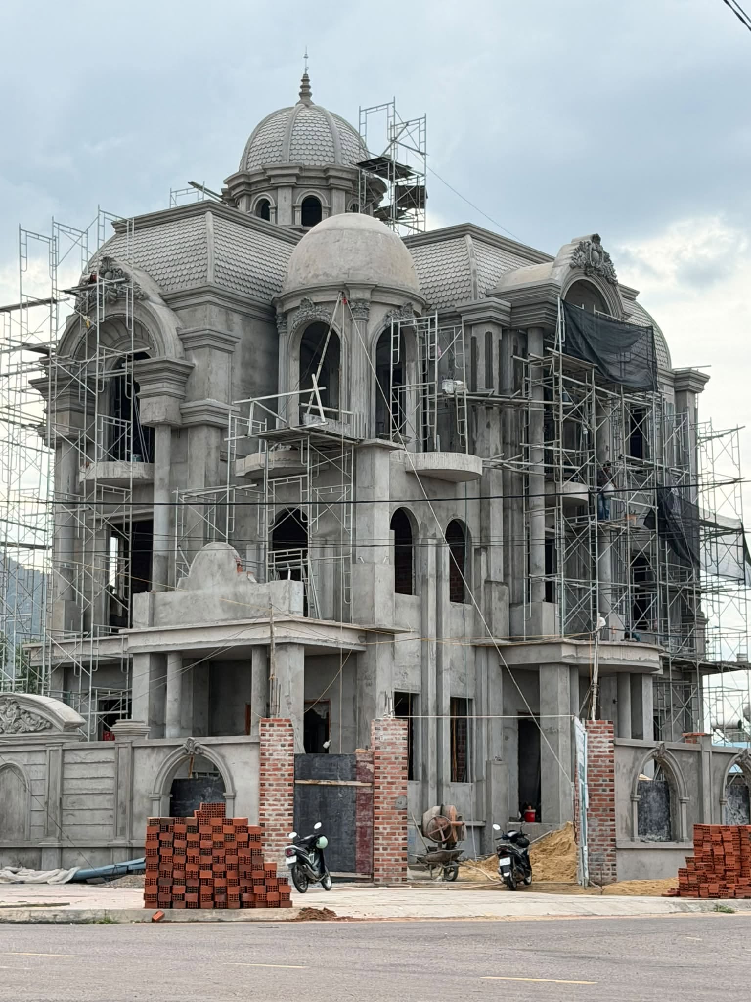 Xôn xao lâu đài hơn 10 tỷ ở Gia Lai của Lộc Fuho- Ảnh 3.