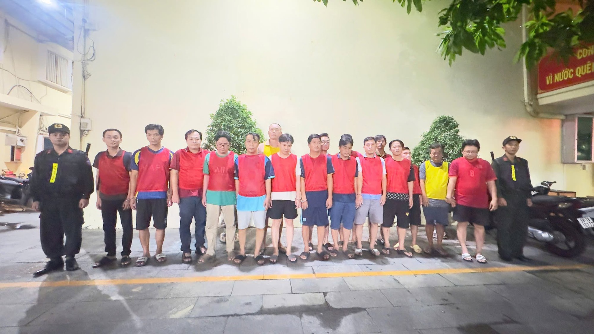 Phát hiện nhiều lượt giao dịch với tổng số tiền 1,7 tỷ đồng: Khởi tố Phạm Tấn Tài, Nguyễn Minh Phúc và 15 người để điều tra- Ảnh 1.