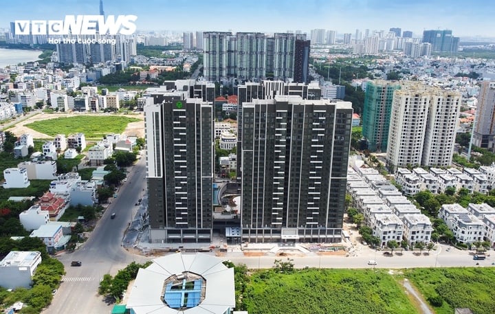 Được tháo gỡ pháp lý, nhà giá trăm triệu đồng/m2 ‘đổ bộ’ thị trường TP.HCM- Ảnh 1.