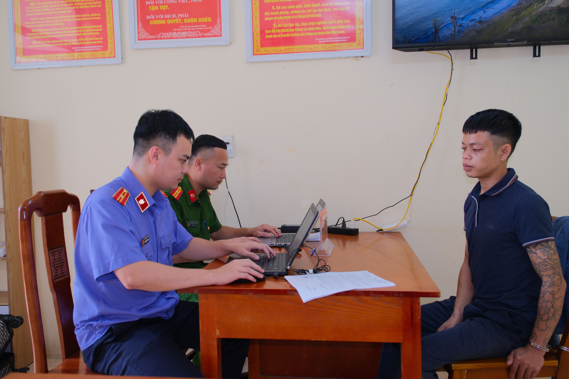 Bắt khẩn cấp Tòng Thanh Hoàng 33 tuổi- Ảnh 2.